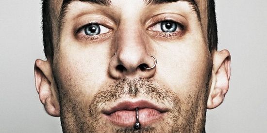 TRAVIS BARKER