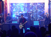 GREEN DAY LATE NGHT SHOW WITH STEPHEN COLBERT STILL BREATHING